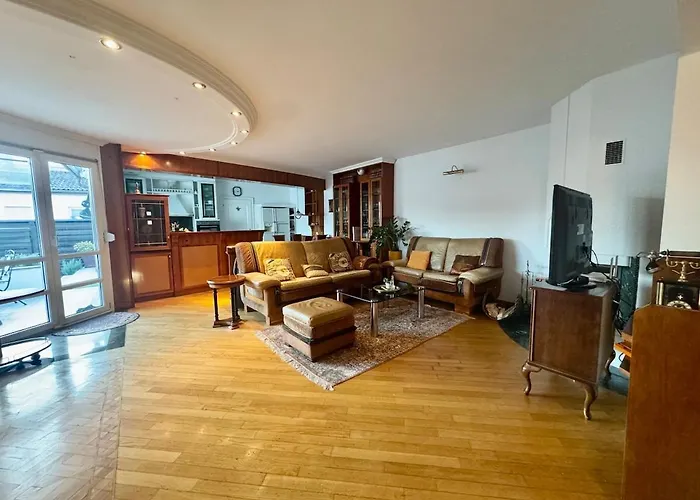 Peaceful & Spacious With A Beautiful Garden *