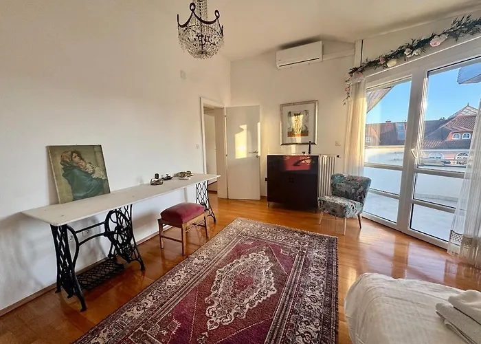 Villa Peaceful & Spacious With A Beautiful Garden *