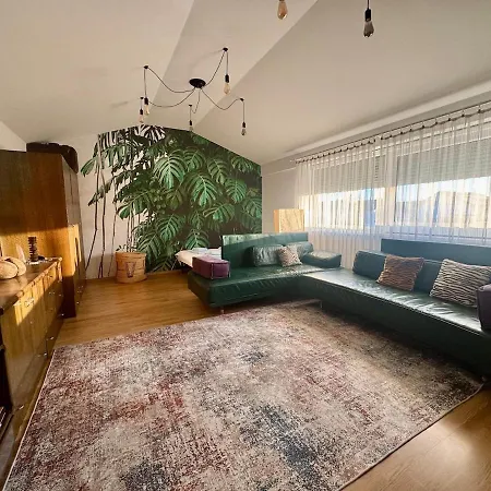 Peaceful & Spacious With A Beautiful Garden Villa *