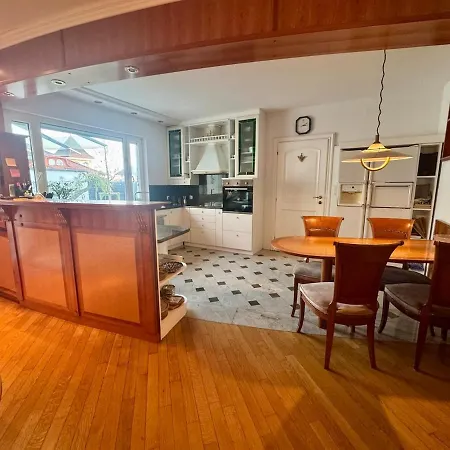 Peaceful & Spacious With A Beautiful Garden Villa