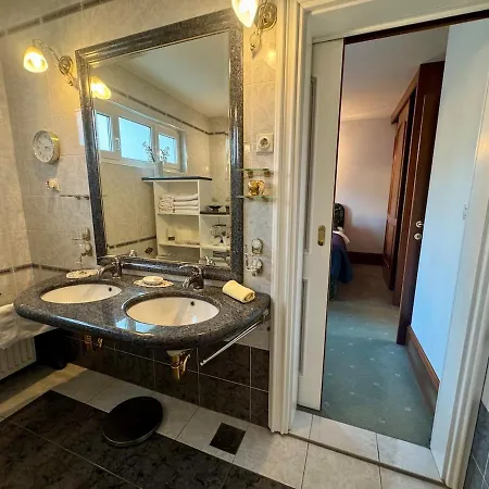 Peaceful & Spacious With A Beautiful Garden Вилла