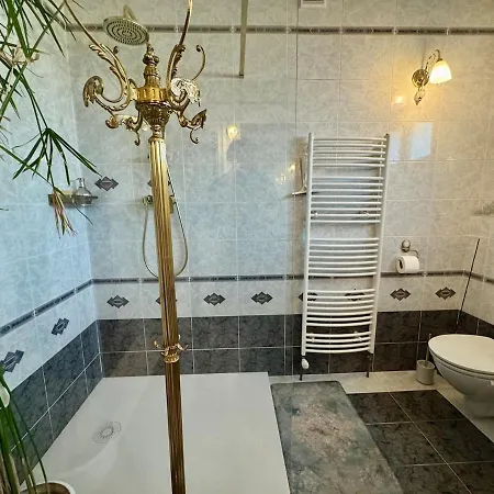 Villa Peaceful & Spacious With A Beautiful Garden Ljubljana