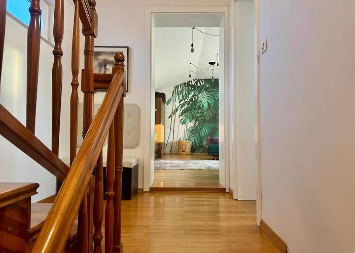 Peaceful & Spacious With A Beautiful Garden Villa *