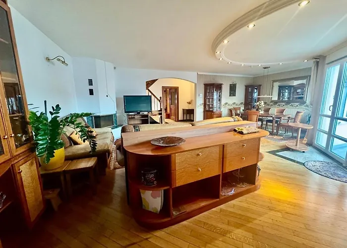 Peaceful & Spacious With A Beautiful Garden