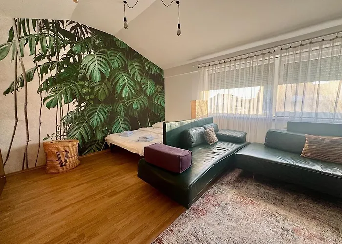 Peaceful & Spacious With A Beautiful Garden Vila *