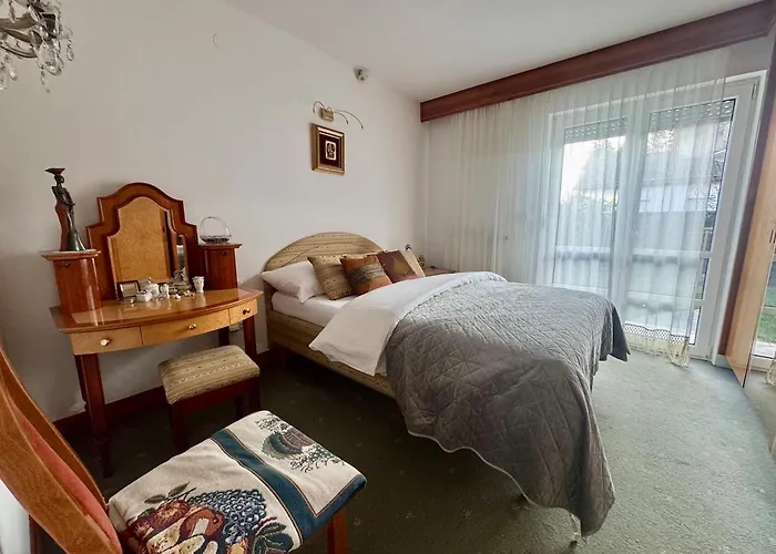 Peaceful & Spacious With A Beautiful Garden Villa