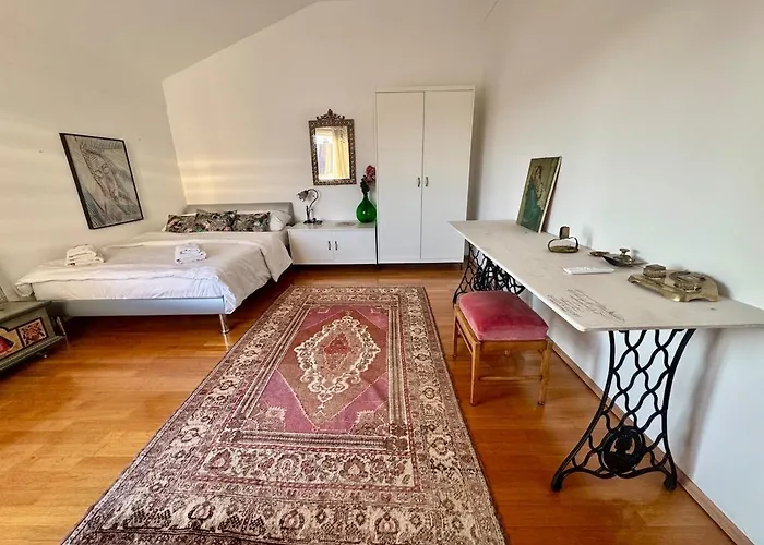 Peaceful & Spacious With A Beautiful Garden Vila Lublaň