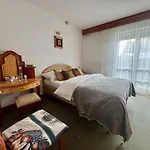 Peaceful & Spacious With A Beautiful Garden Вілла