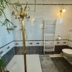 Вілла Peaceful & Spacious With A Beautiful Garden Любляна
