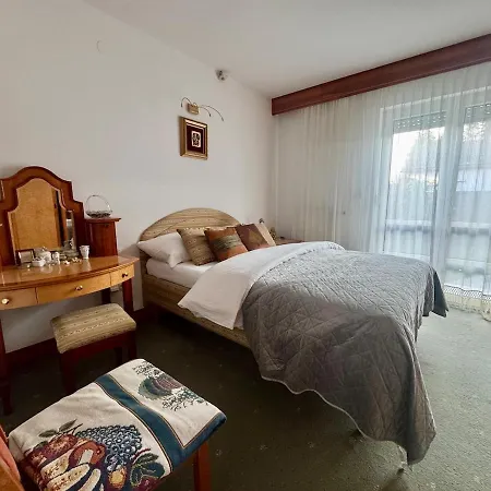 Peaceful & Spacious With A Beautiful Garden Villa